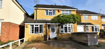 4 bedroom link detached house for sale