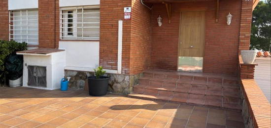 Casa adosada de alquiler en Santa Eulàlia de Ronçana