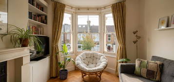 2 bed maisonette for sale