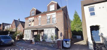 Flat to rent in Derby Road, Watford WD17