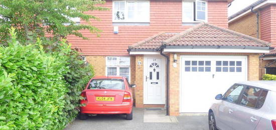 3 bedroom semi-detached house to rent