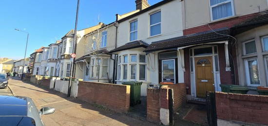 4 bedroom terraced house