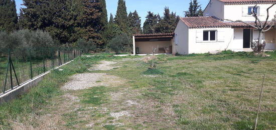 Loue maison en campagne à Grans