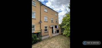 3 bedroom terraced house