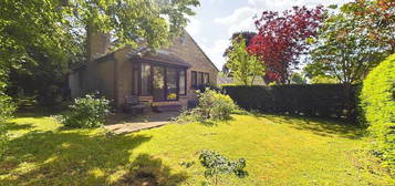 Bungalow to rent in Wingfield Court, Bingley BD16