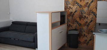 ARLES centre studio meublé 24 m2