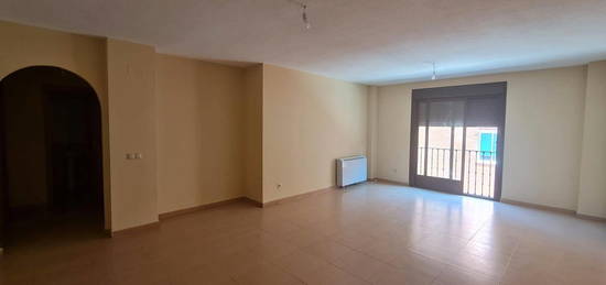 Piso en venta en Calle Ronda, Yuncler