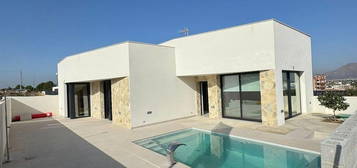 Chalet pareado en venta en Bigastro