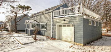121 1st St, Chatham Kent, ON N8A 3R1