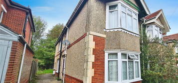 4 bedroom semi-detached house to rent