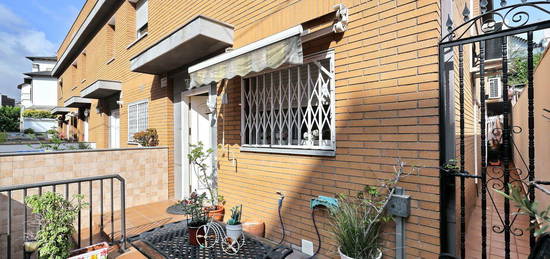 Chalet adosado en venta en calle de Gènova