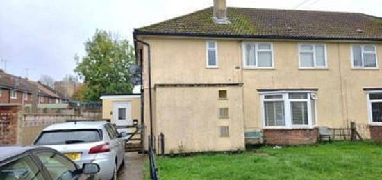 Maisonette for sale in Burbage Road, Swindon SN2