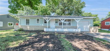 514 Lacy Rd, Independence, MO 64050