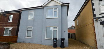 5 bedroom detached house