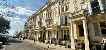 Flat to rent in Palmeira Square, Hove BN3