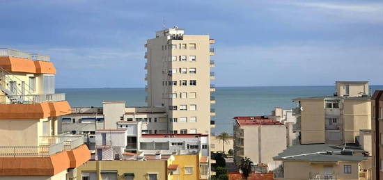 Ático de alquiler en Carrer de la Devesa, Playa de Gandia