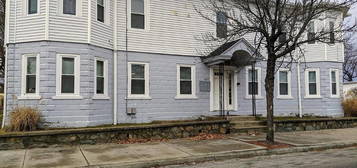 1627 Cranston St APT 1, Cranston, RI 02920