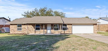 928 S  Ricketts St, Howe, TX 75459