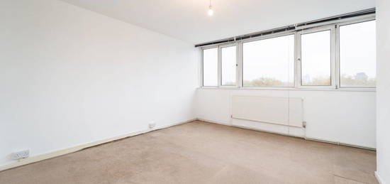 Flat to rent in Royal Street, London SE1