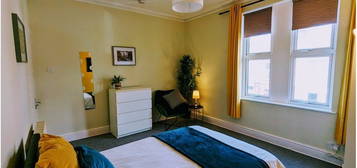 Room to rent in Manners Road, Southsea PO4