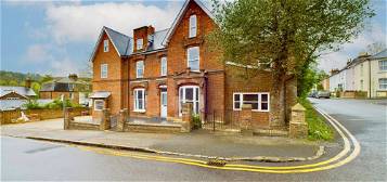 Flat to rent in Stuart Lodge, Stuart Road, High Wycombe, Buckinghamshire HP13