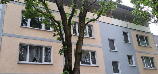 3-Zimmer-Wohnung im 2.OG rechts mit Balkon