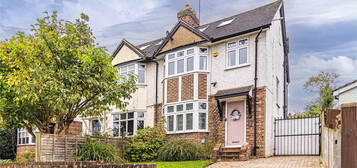 4 bed semi-detached house for sale