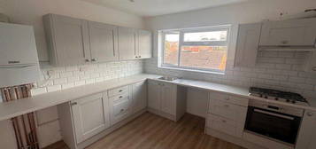 2 bed flat to rent