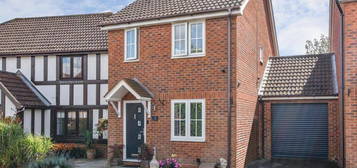 3 bedroom link detached house for sale