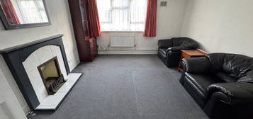 2 bed flat to rent