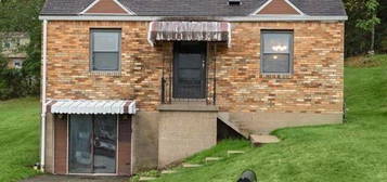 121 Ida Dr, Glenshaw, PA 15116