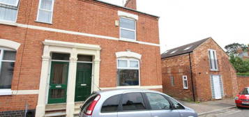 5 bedroom terraced house