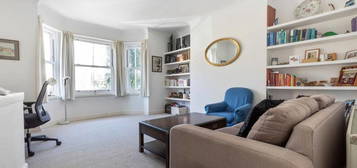 Maisonette to rent in Tregothnan Road, London SW9