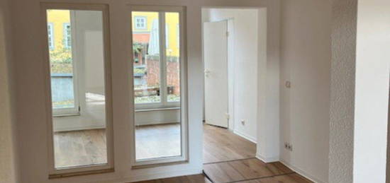 Große 2-Raum-Wohnung in Jena mit Wintergarten