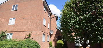 Flat to rent in Millhaven Close, Chadwell Heath, Romford, Essex RM6