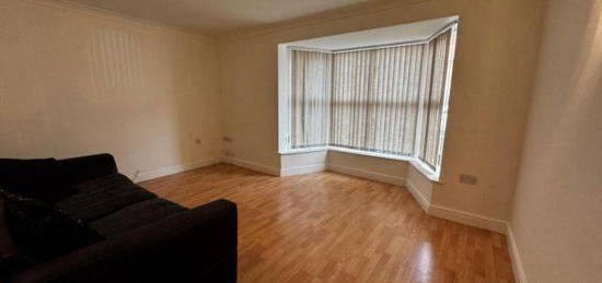 Flat to rent in Oakwood Road, Brynmill, Swansea SA2