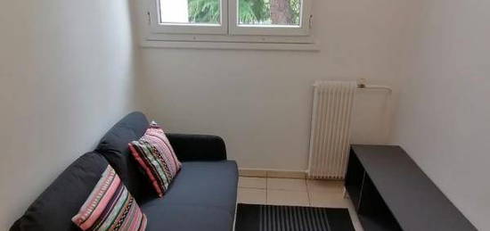 Studio meublé  à louer, 1 pièce, 18 m², Étage 3/–