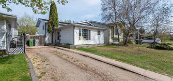 3005 E 46th Ave, Lloydminster, SK S9V 1X5