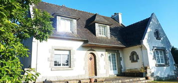 29520 Châteauneuf du Faou maison familiale 5 chambres dont 2 en Rez-de-chaussée Sous-sol