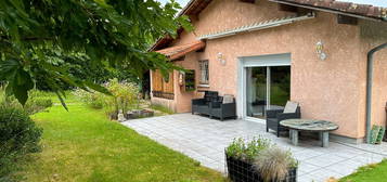 Maison dans quartier calme et recherché de Saint Julien en Born