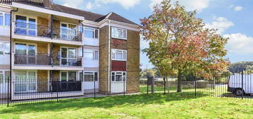 2 bedroom ground floor flat for sale