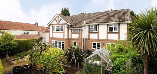 4 bed detached house for sale