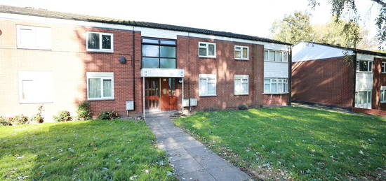 Flat to rent in Langdon Walk, Birmingham B26