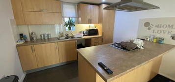 2 bed flat to rent