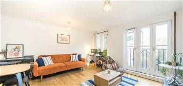 Flat to rent in Quadrangle Close, Leroy Street, London SE1