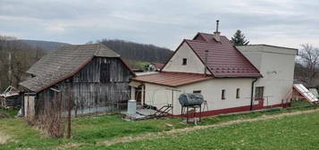 RODINNÝ DOM, STODOLA aPOZEMOK 4822m2 KOSTOLNÉ-BABULICOV VRCH