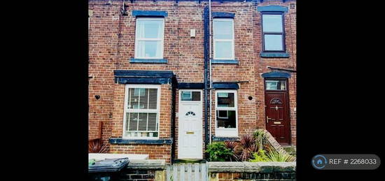 2 bedroom terraced house