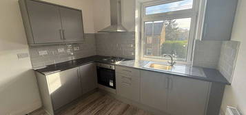 Flat to rent in Bens Avenue, Birkby, Huddersfield HD1