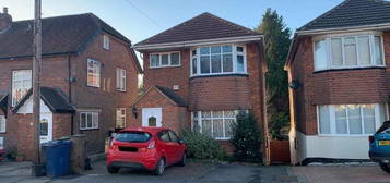 6 bedroom detached house