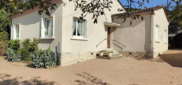 Maison plain-pied Centre village Terrain 806m²